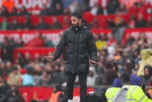 英超豪门对决：门将开场直红 铁腰破门+被罚下 10.8亿战舰1-2吞首败