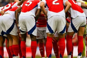 晕阿森纳3-0皇马前在联赛轮换，现0-1落后巴黎却全主力打联赛