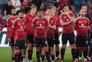 一场比赛打崩曼联，全队被摆上货架，队长无奈发声：被卖只能接受