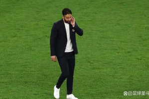 曼联法甲新星争夺战面临多方夹击，转会操作需提速